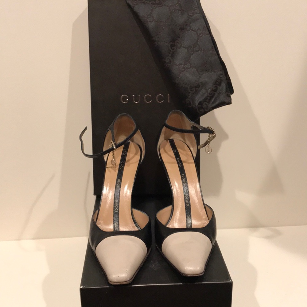 Authentic GUCCI two toned pumps, size 7.5